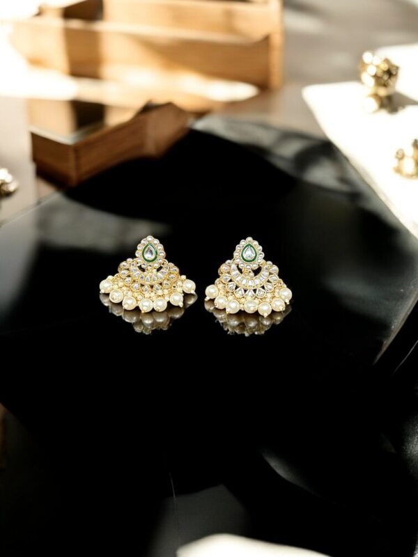 Kundan Gold Plated Green Earring - Image 3
