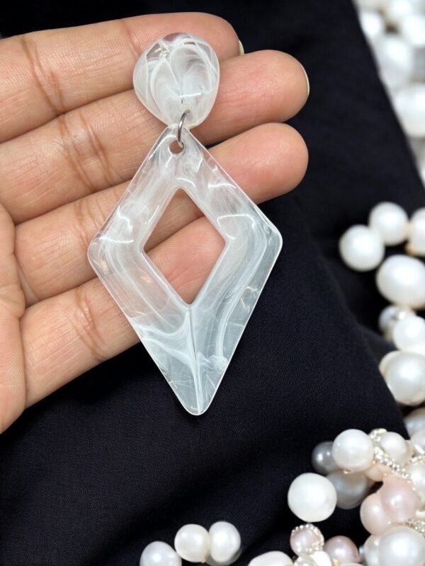 Marble Texture White Earring - Image 3
